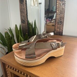 Stylish Metallic Platform Sandals